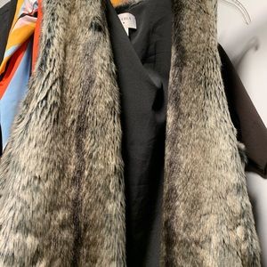 Fake fur vest